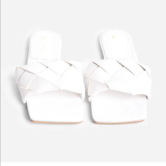 White quilted square toe flats size only 9 10 left - Picture 5 of 6